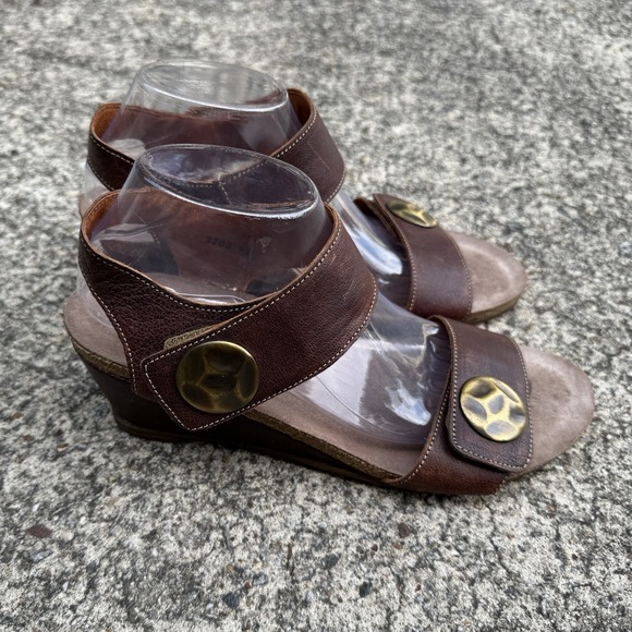 Taos Women's Carousel 3 Tan Leather Wedge Sandals Size 41 US 10 Comfort Casual - Picture 2 of 13